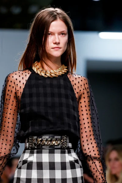 Look 38
